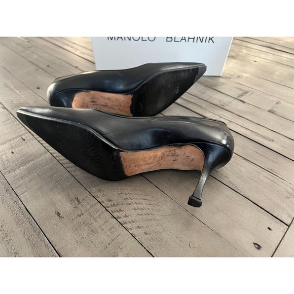 Manolo Blahnik Black Leather Curved Point Toe Pumps - Size 39 - Picture 7 of 8